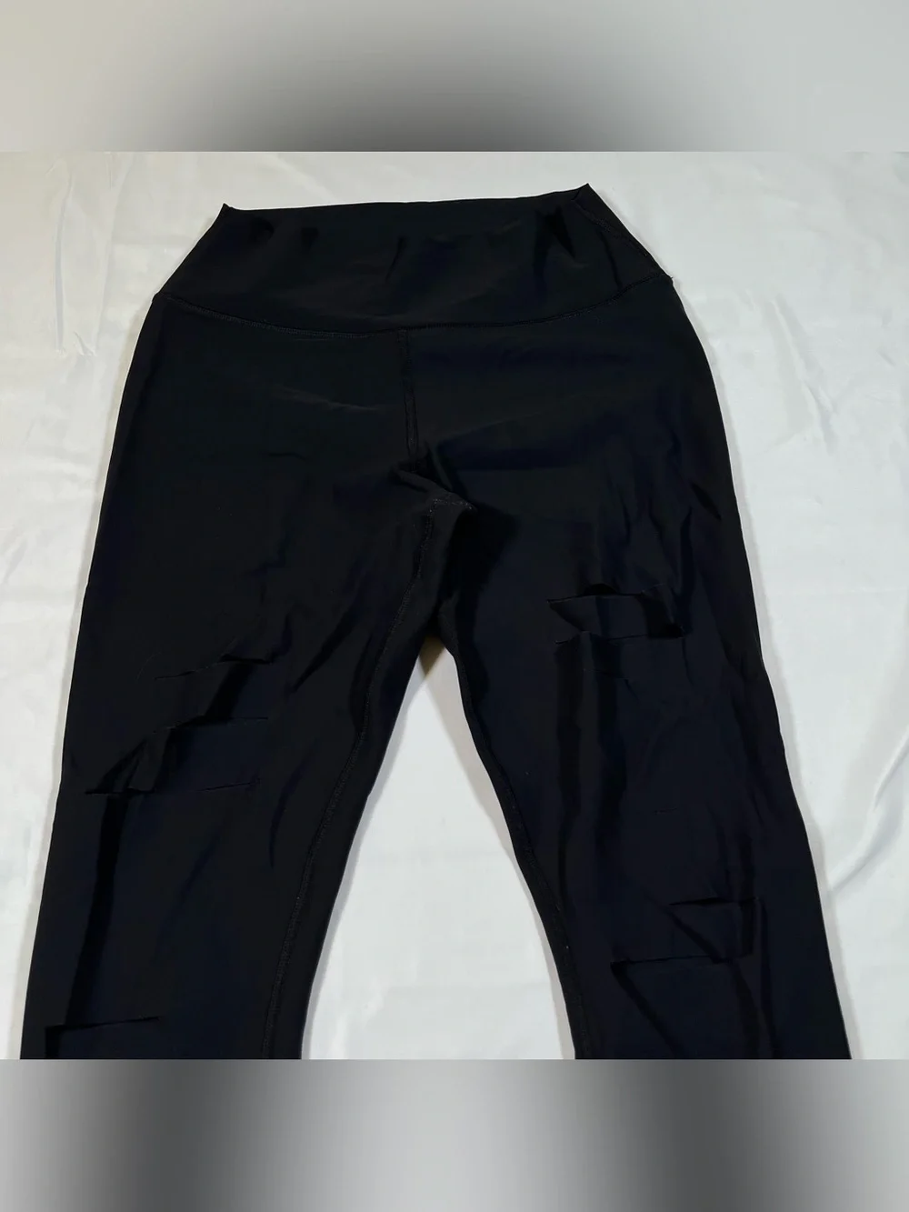 Alo Yoga Women's High Waist Ripped Warrior Black Legging size‎ L